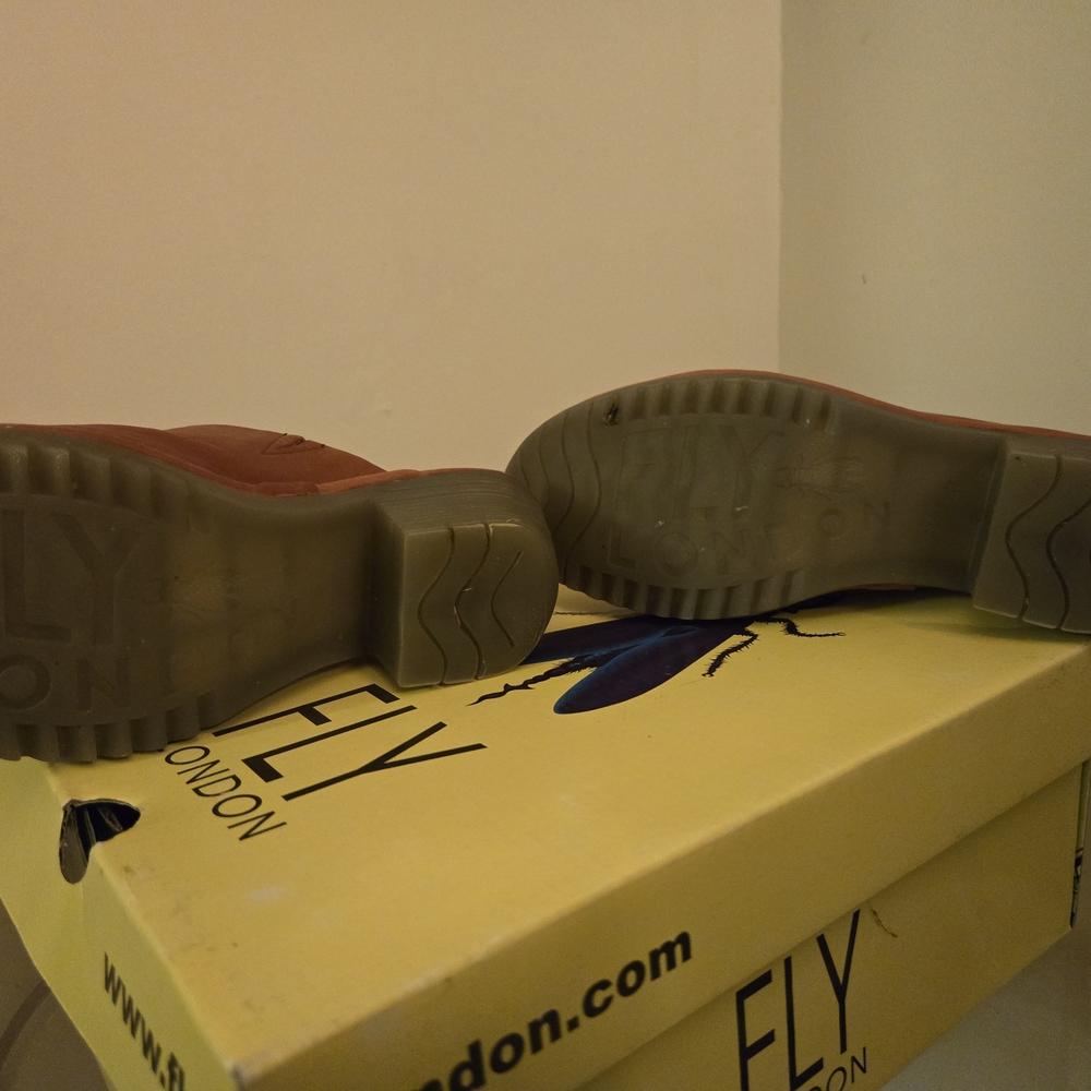 Fly London Women's Size 38 Raspberry Colored Leather Mules - Picture 5 of 7